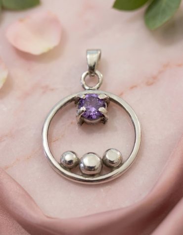 Colgante Circulo con amatista y esferas en Plata