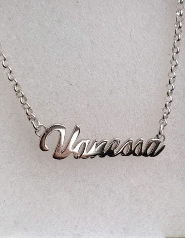 Collar hecho a mano en Plata 950 con nombre personalizado