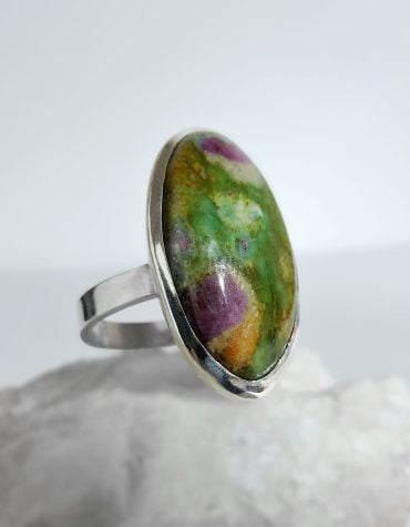 Anillo hecho a mano en Plata 950 y Fucsita con Rubí