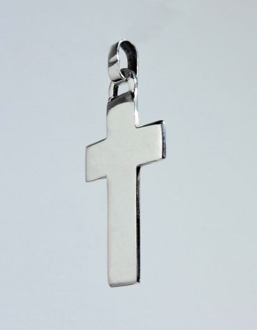 Cruz mediana hecha a mano en Plata 950