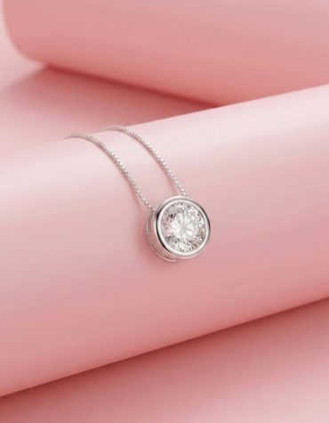 Collar de plata 925 con dije de punto de luz y circonia brillante de 8mm