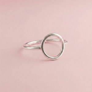 Anillo Círculo de Plata 950 hecho a mano en Uruguay