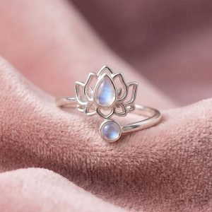 Anillo Flor de Loto en Plata 925 con piedra tornasolada ajustable