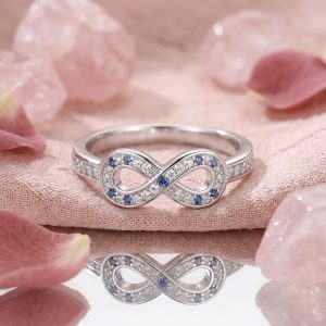Anillo Infinito con Circonias en Plata 925 talle 17 mm