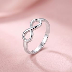 Anillo con Infinito en Plata 950 hecho a mano