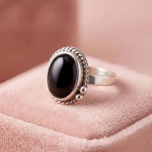 Anillo de Plata 950 y Ónix hecho a mano bajo pedido