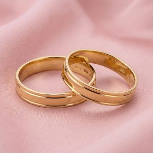 Par de alianzas de boda cinta con dos líneas paralelas en Oro 18k hechas a mano bajo pedido