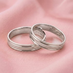 Par de alianzas de boda cinta con dos líneas paralelas en Plata 950 hechas a mano bajo pedido