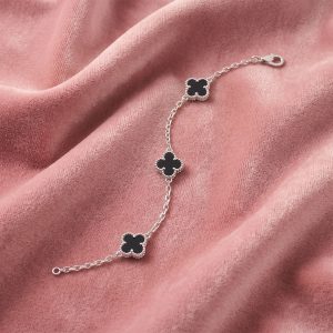 Pulsera de Plata 925 Ley con motivos de Tréboles en color Negro