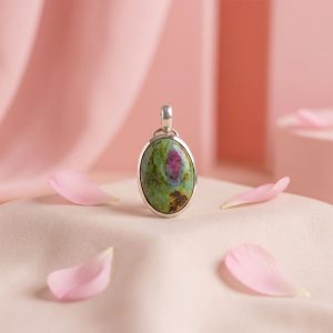 Colgante hecho a mano en Plata 950 con piedra Fucsita y Rubí