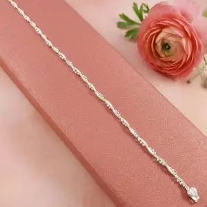 Pulsera en cadena de Plata 925 entrelazada con detalles de microesferas pulidas