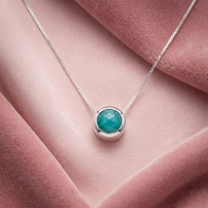Conjunto en Plata 925 Ley con punto de luz de esmeralda