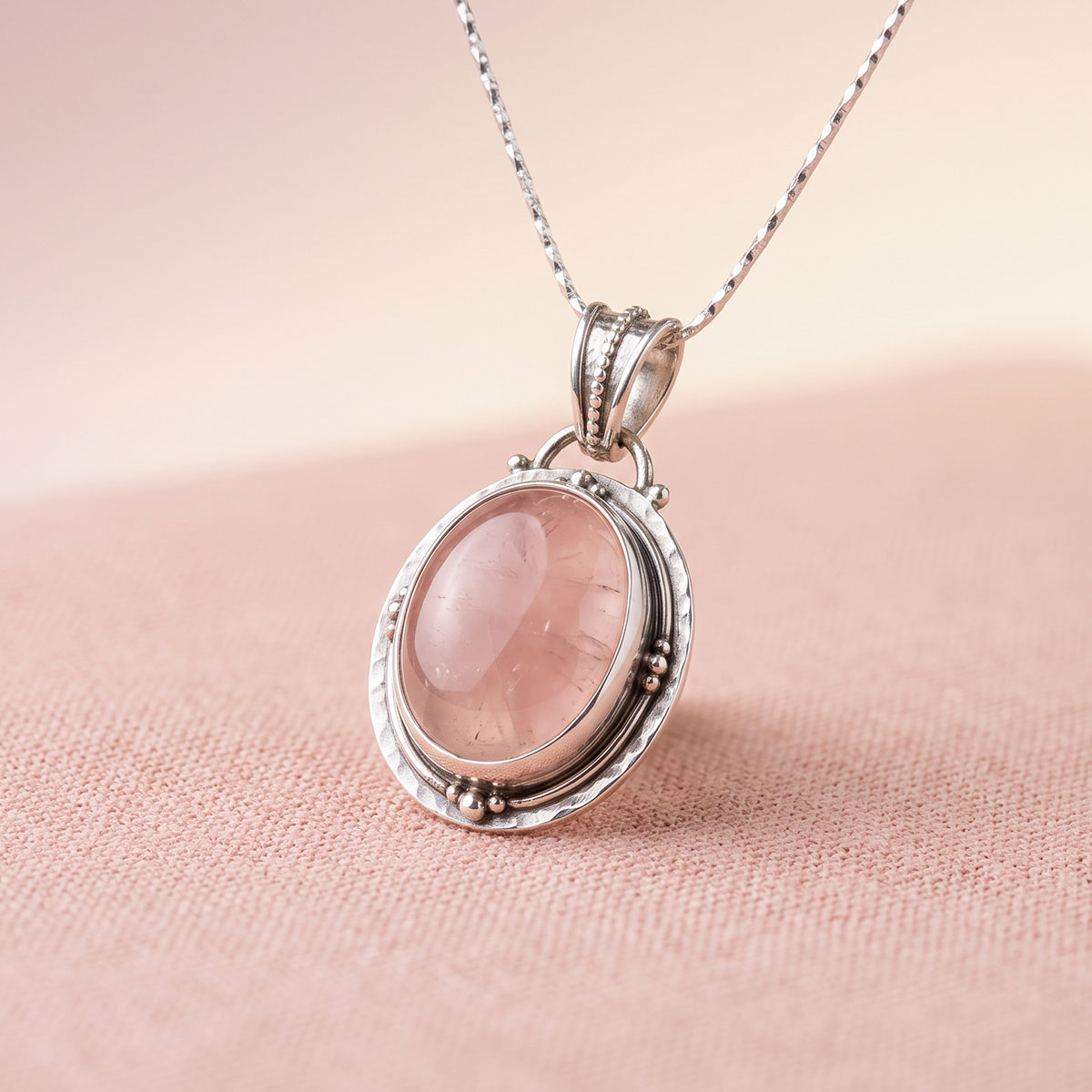 Joyas en Plata 950 y Piedras Naturales: La Guía Artesanal para Brillar esta Primavera en Uruguay