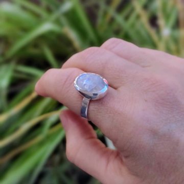 Anillo hecho a mano en Plata 950 y Piedra Luna