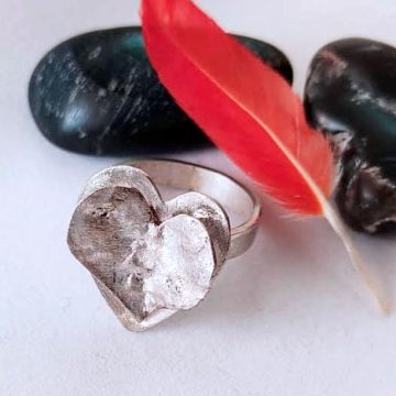 Anillo doble corazón volado hecho a mano en Plata 950
