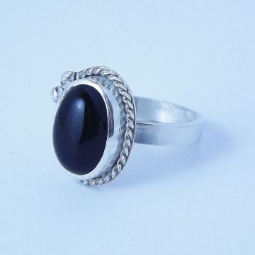 Anillo hecho a mano en Plata 950 y Ónix