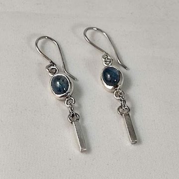 Caravanas largas hechas a mano en Plata 950 y Aguamarina